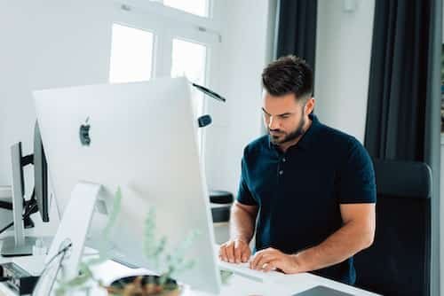 How can UK universities use data analytics to improve student retention rates?